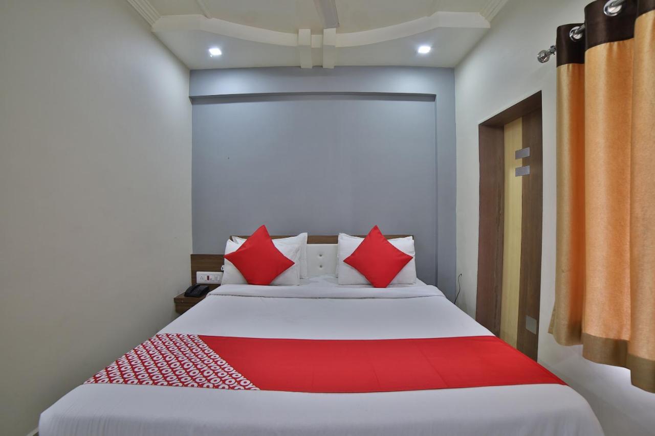 Oyo 41929 Hotel Loyal Residency Джамнагар Экстерьер фото