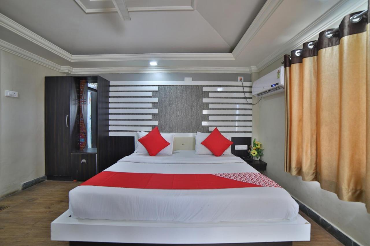 Oyo 41929 Hotel Loyal Residency Джамнагар Экстерьер фото